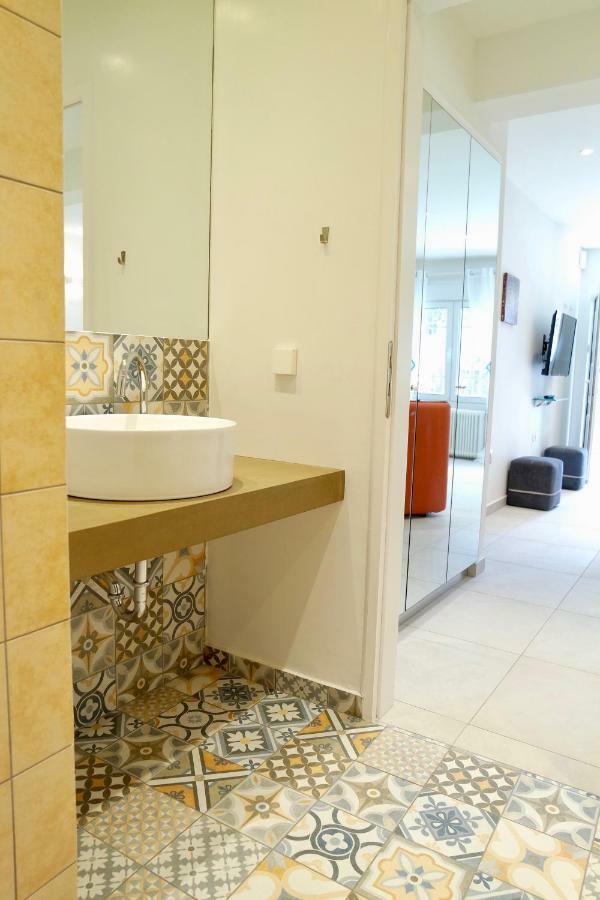 Design Apartment In The City Of Aten Exteriör bild