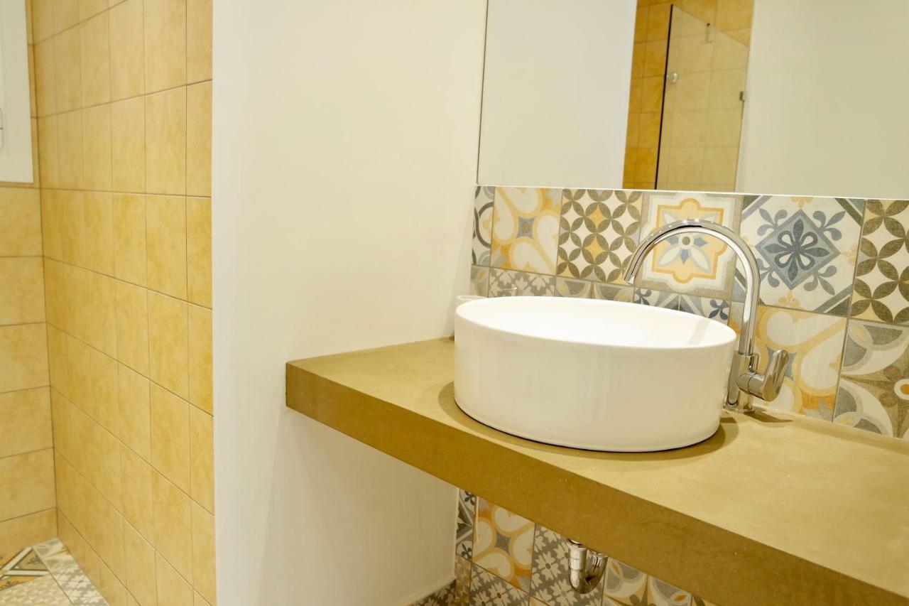 Design Apartment In The City Of Aten Exteriör bild