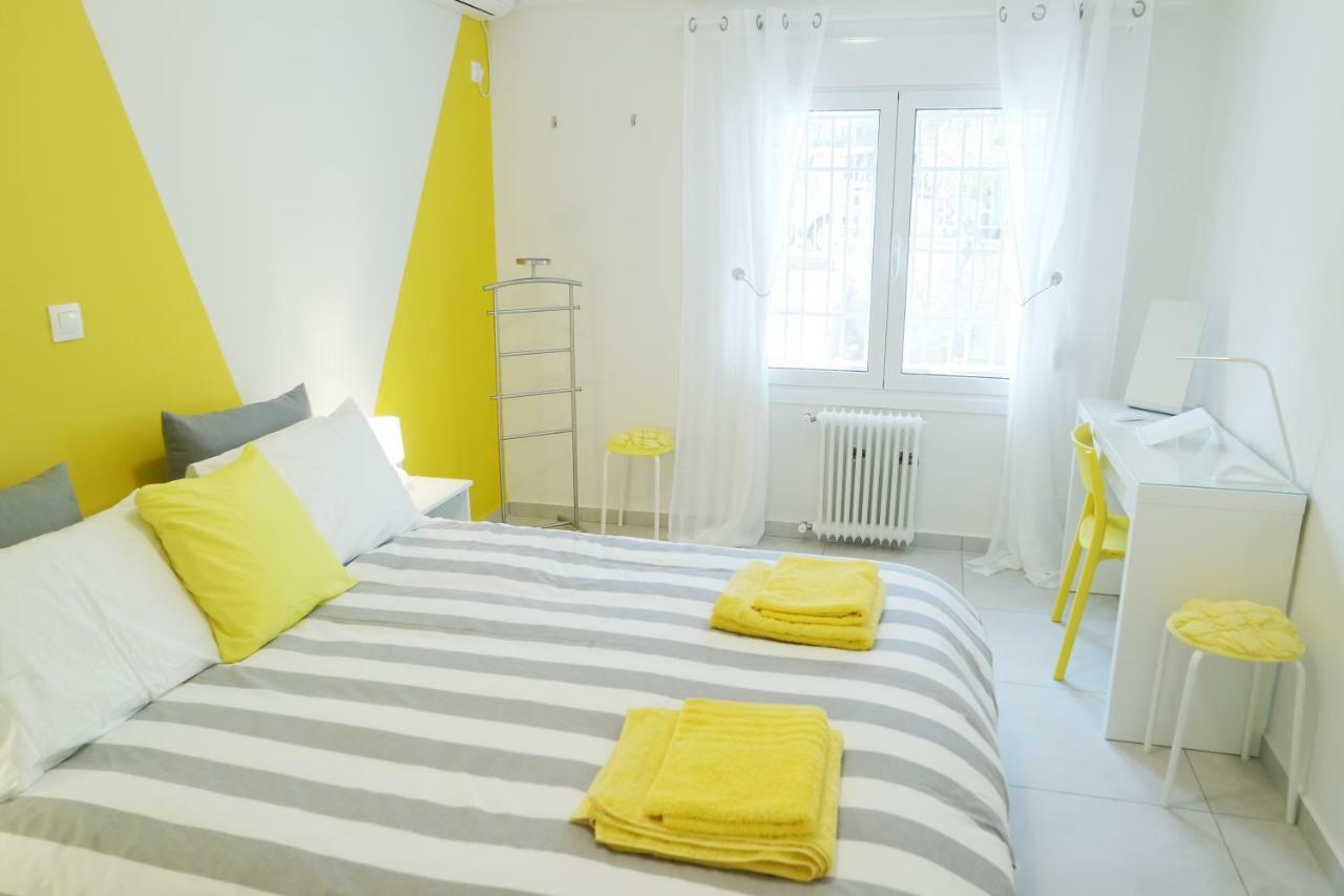 Design Apartment In The City Of Aten Exteriör bild