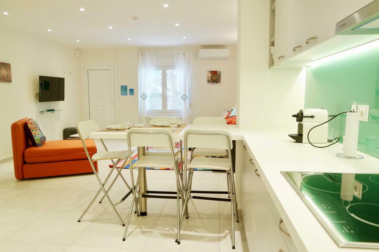 Design Apartment In The City Of Aten Exteriör bild
